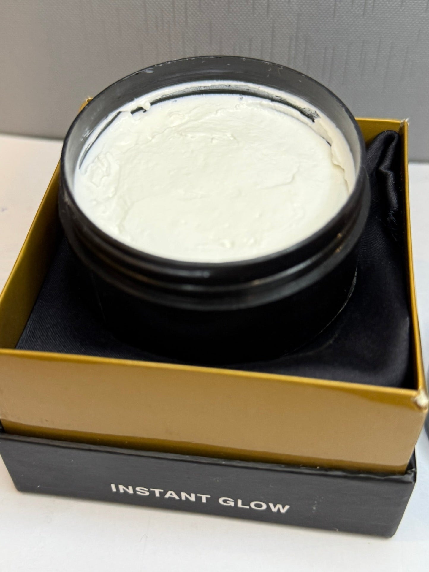 Glow & White Creme